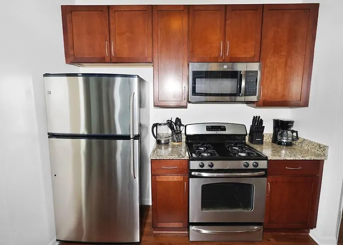 Skyline Luxury 19th Floor Retreat Near Grant Park * Chicago