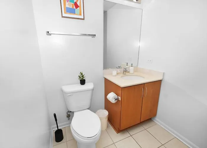 Skyline Luxury 19th Floor Retreat Near Grant Park *
