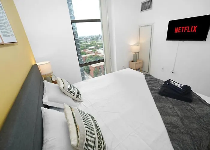 Apartamento Skyline Luxury 19th Floor Retreat Near Grant Park *
